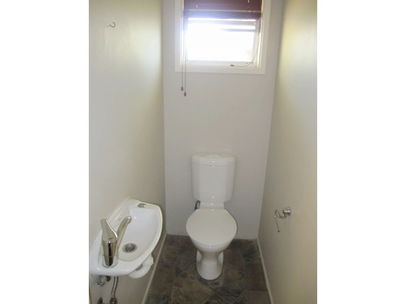 33 Bermuda Street, Broadbeach Waters QLD 4218