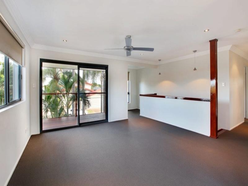 18 Firmin Court, Mermaid Waters QLD 4218