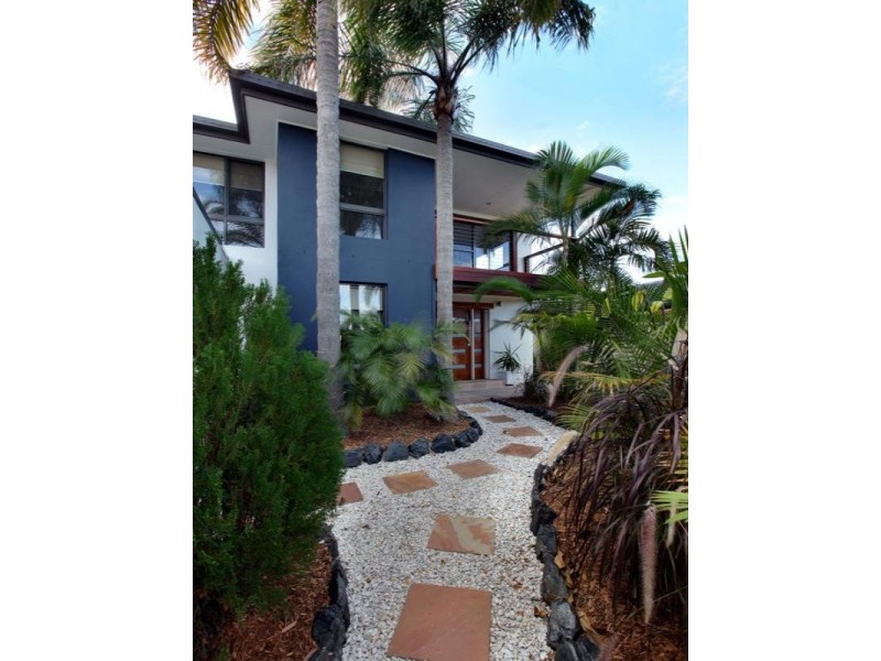 18 Firmin Court, Mermaid Waters QLD 4218