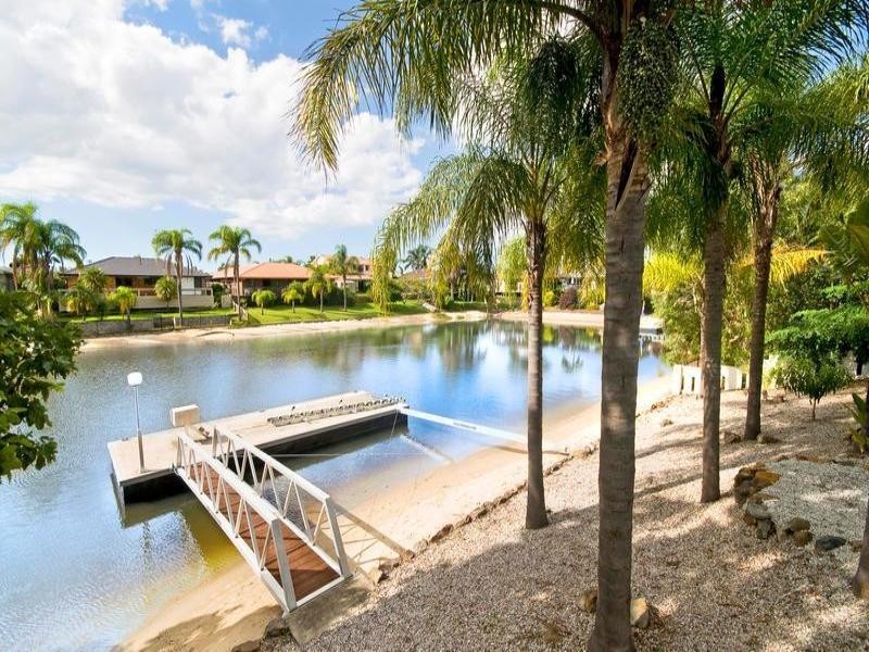 21 McIlwain Drive, Mermaid Waters QLD 4218
