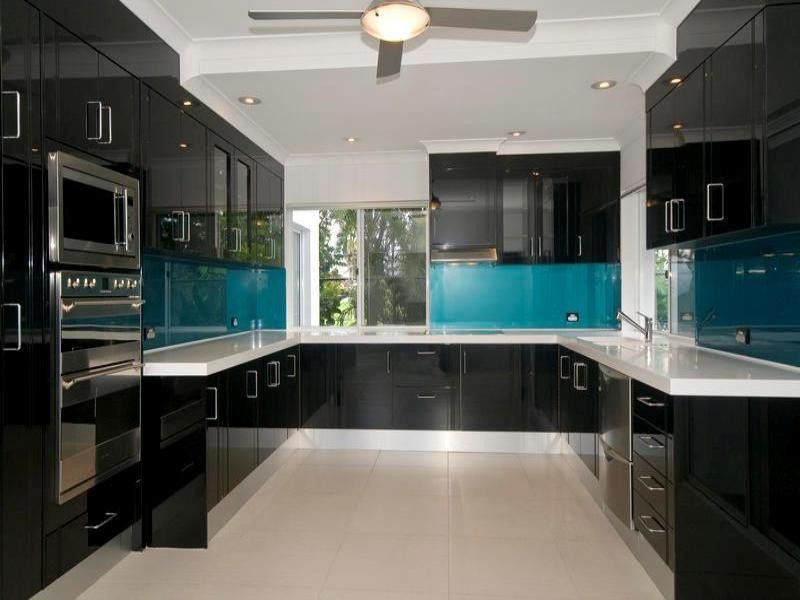 21 McIlwain Drive, Mermaid Waters QLD 4218