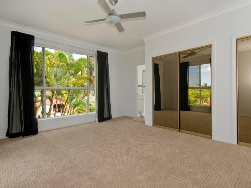 21 McIlwain Drive, Mermaid Waters QLD 4218