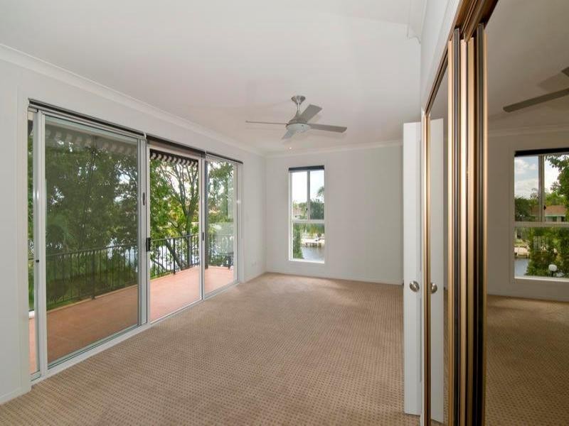 21 McIlwain Drive, Mermaid Waters QLD 4218