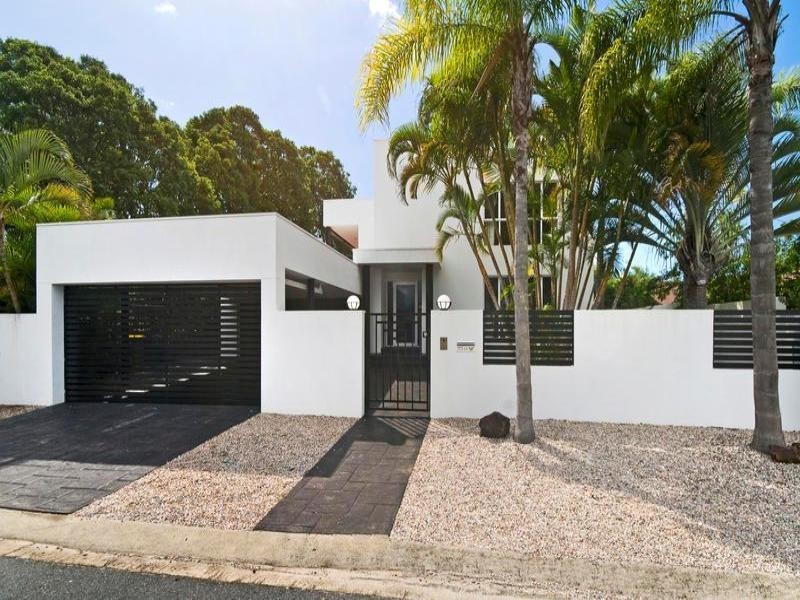 21 McIlwain Drive, Mermaid Waters QLD 4218