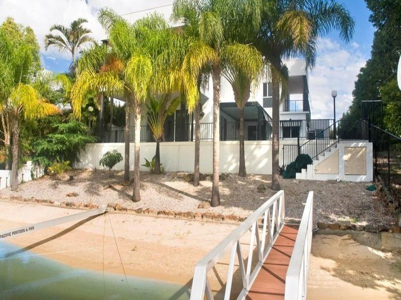 21 McIlwain Drive, Mermaid Waters QLD 4218
