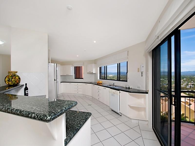 Penthouse Magic Mountain Apartments, Miami QLD 4220