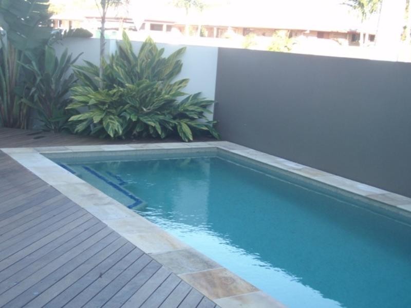 1/12 Nobby Parade, Miami QLD 4220