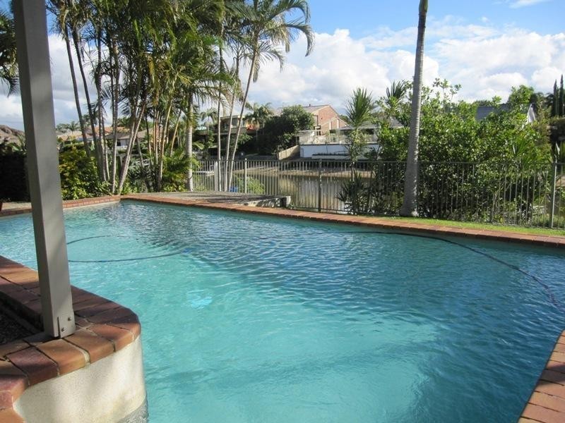 11 Platypus Avenue, Sorrento QLD 4217