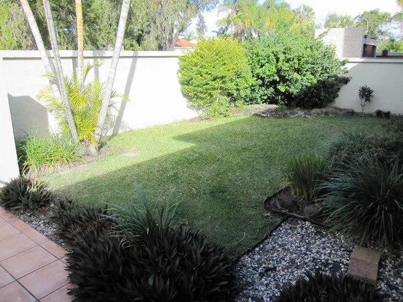 11 Platypus Avenue, Sorrento QLD 4217