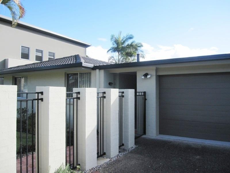 11 Platypus Avenue, Sorrento QLD 4217