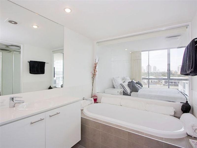 2315 33 Te Peters Drive, Broadbeach QLD 4218