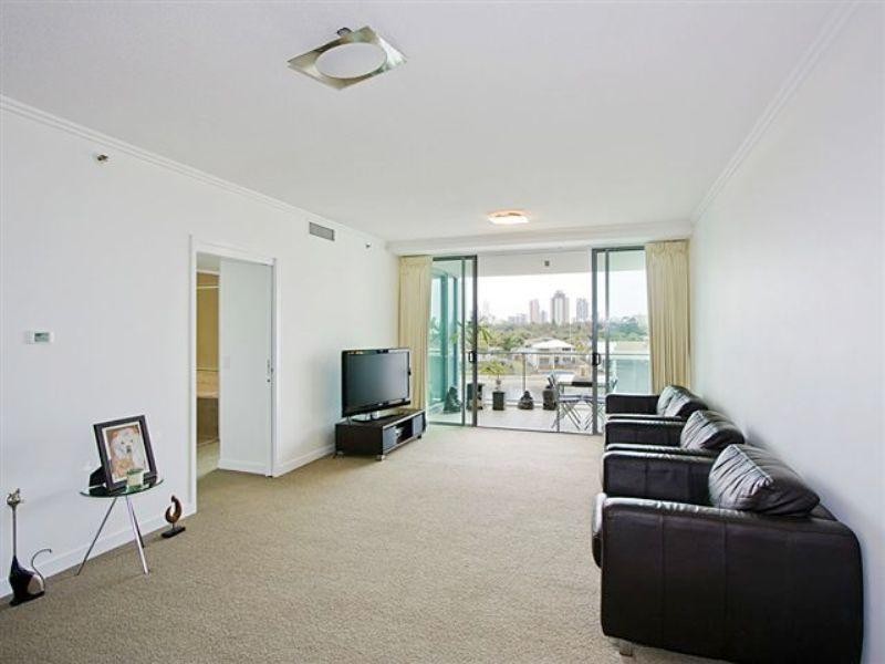 2315 33 Te Peters Drive, Broadbeach QLD 4218