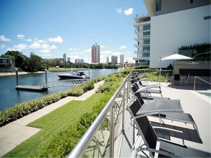 2315 33 Te Peters Drive, Broadbeach QLD 4218