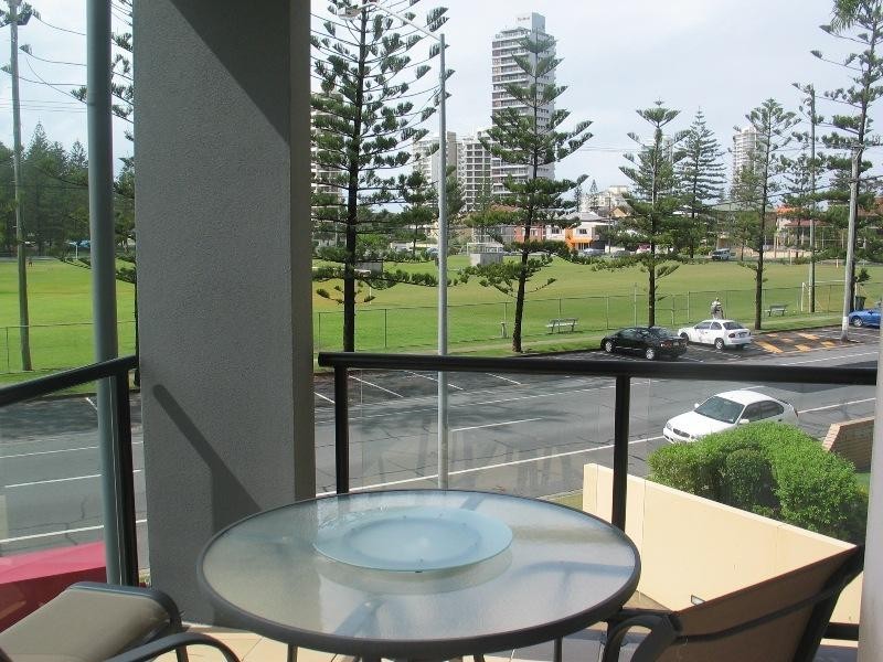 1-7 ‘Wings on Surf’ 160 Surf Parade, Broadbeach QLD 4218