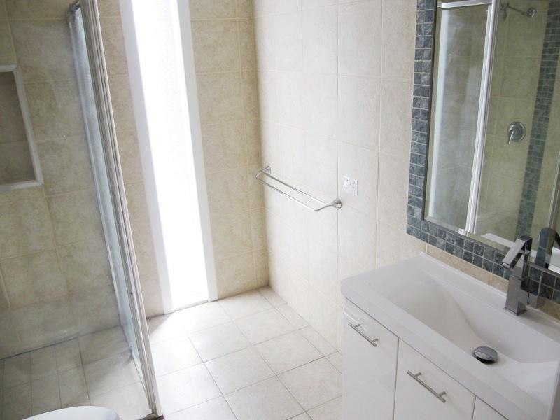 2/6 Macaw Avenue, Miami QLD 4220