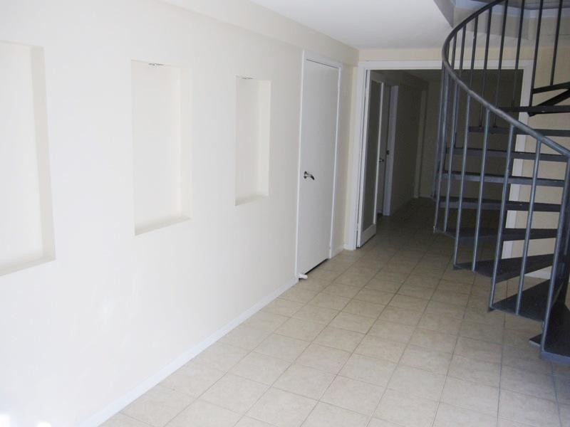 2/6 Macaw Avenue, Miami QLD 4220