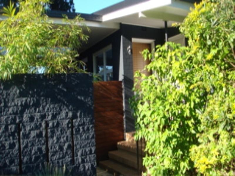 26 Allambi Avenue, Broadbeach Waters QLD 4218