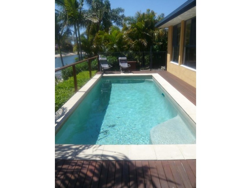 21 Bombala Street, Broadbeach Waters QLD 4218