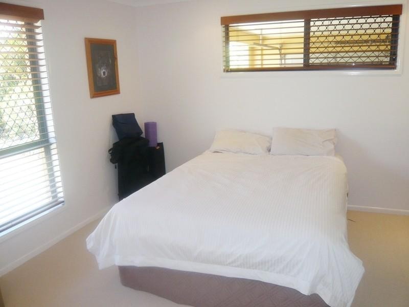 21 Bombala Street, Broadbeach Waters QLD 4218