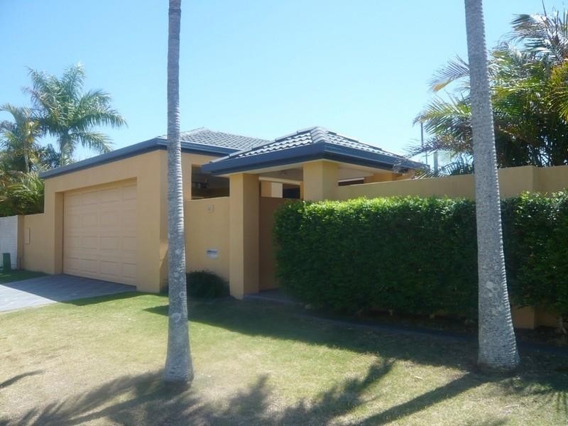 21 Bombala Street, Broadbeach Waters QLD 4218