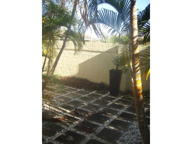 14 Savoy Drive, Broadbeach Waters QLD 4218