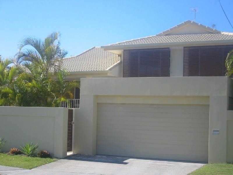 14 Savoy Drive, Broadbeach Waters QLD 4218