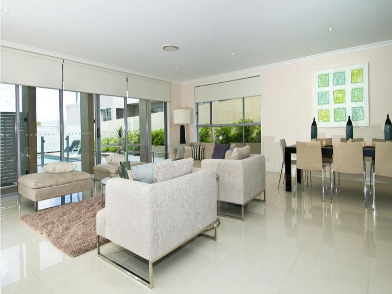 8012 A and B Vista Drive, Royal Pines, Benowa QLD 4217 the real