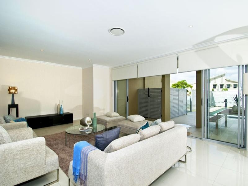 8012 A and B Vista Drive, Royal Pines, Benowa QLD 4217 the real