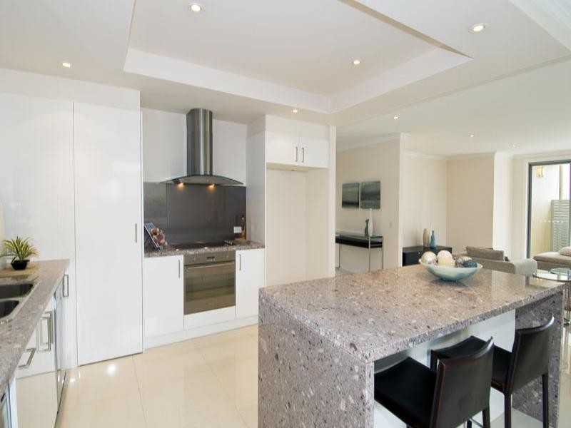 8012 A and B Vista Drive, Royal Pines, Benowa QLD 4217 the real