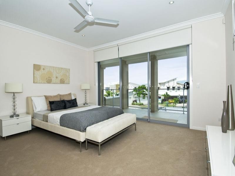 8012 A and B Vista Drive, Royal Pines, Benowa QLD 4217 the real