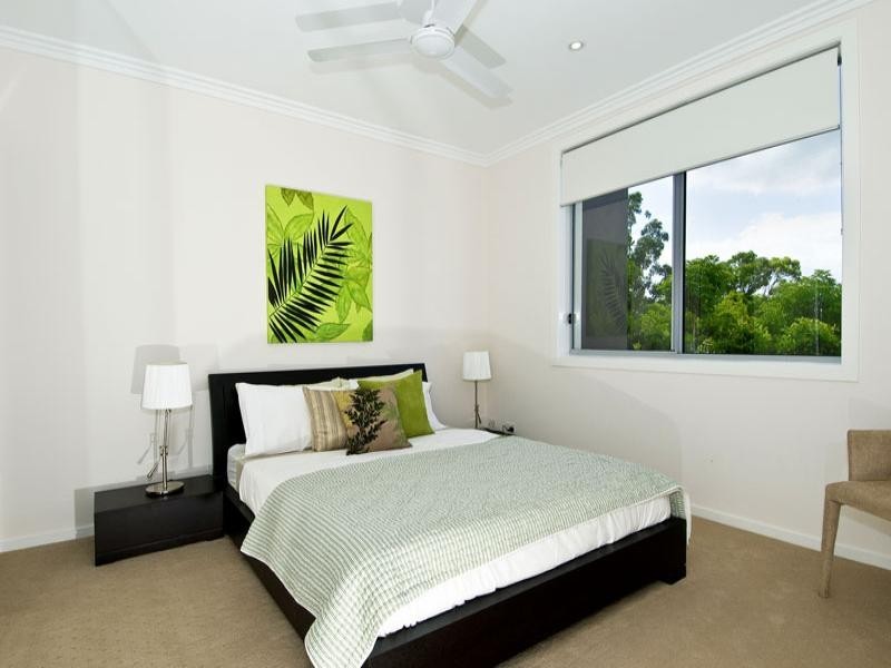 8012 A and B Vista Drive, Royal Pines, Benowa QLD 4217