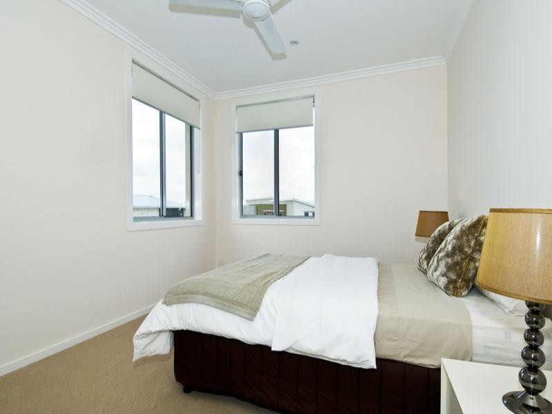 8012 A and B Vista Drive, Royal Pines, Benowa QLD 4217