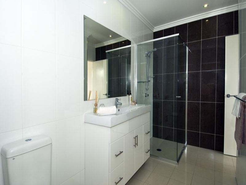 8012 A and B Vista Drive, Royal Pines, Benowa QLD 4217