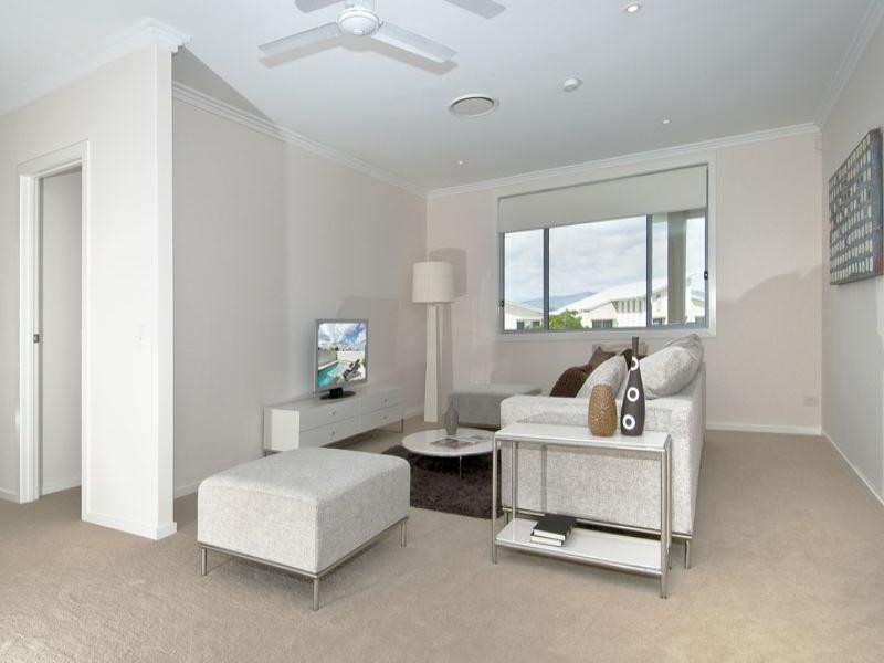 8012 A and B Vista Drive, Royal Pines, Benowa QLD 4217