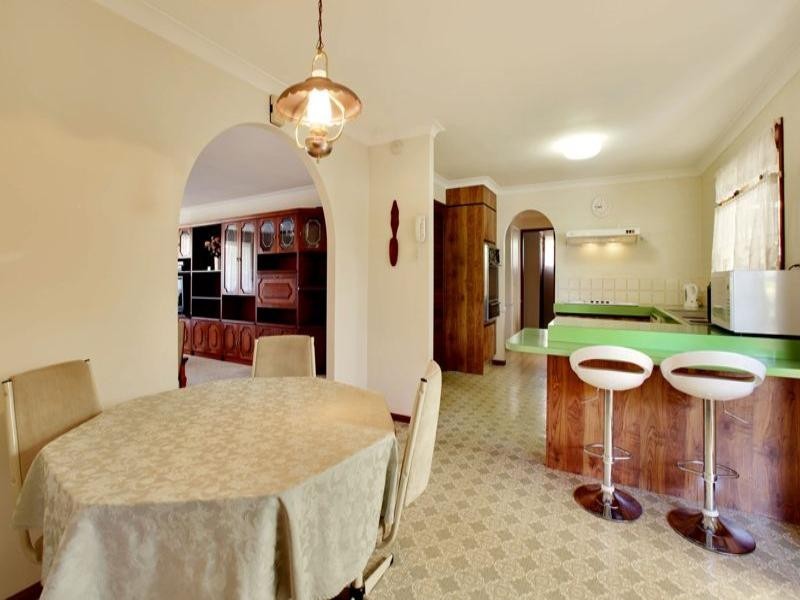 5 Hokitika Street, Broadbeach Waters QLD 4218