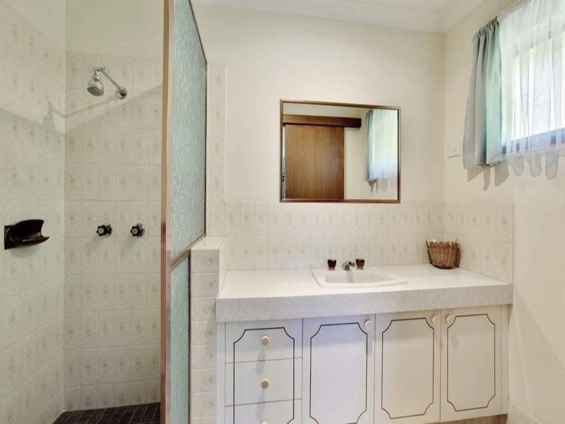 5 Hokitika Street, Broadbeach Waters QLD 4218