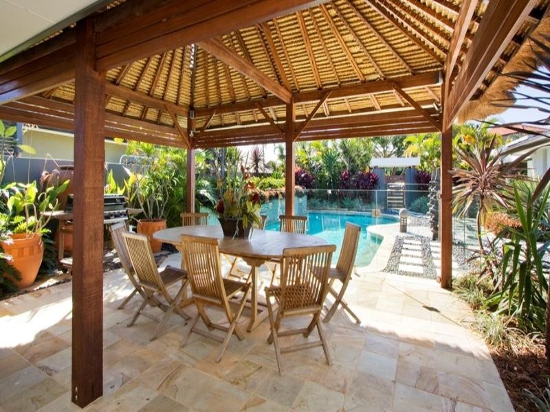 4 Huon Street, Broadbeach Waters QLD 4218