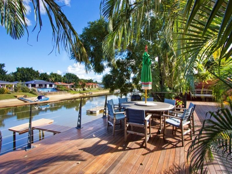 4 Huon Street, Broadbeach Waters QLD 4218