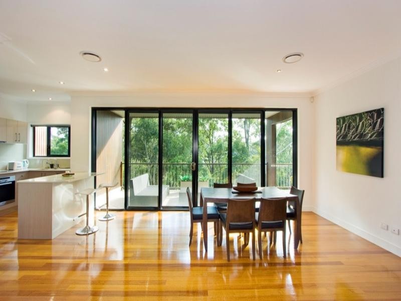 8 Sanctuary Crest Drive, Currumbin QLD 4223