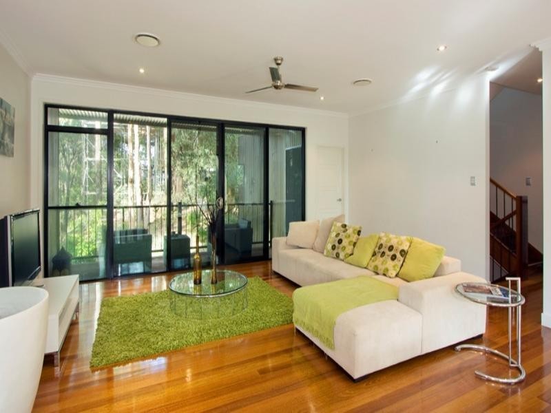 8 Sanctuary Crest Drive, Currumbin QLD 4223