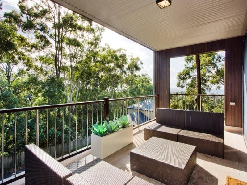 8 Sanctuary Crest Drive, Currumbin QLD 4223