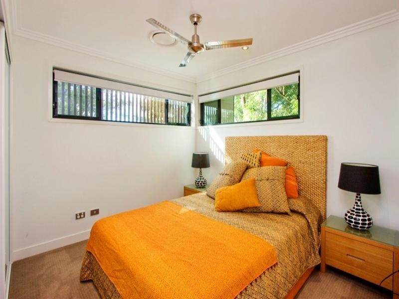 8 Sanctuary Crest Drive, Currumbin QLD 4223