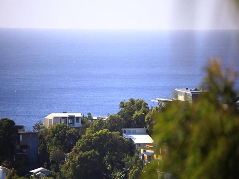 8 Sanctuary Crest Drive, Currumbin QLD 4223