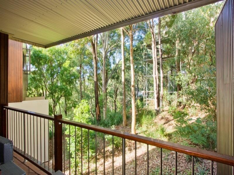 8 Sanctuary Crest Drive, Currumbin QLD 4223