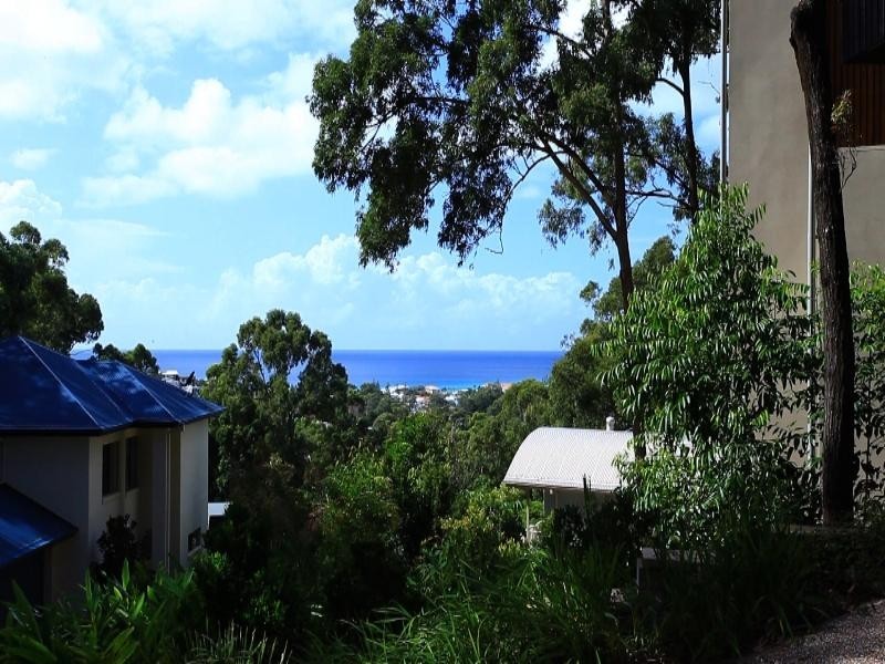 8 Sanctuary Crest Drive, Currumbin QLD 4223