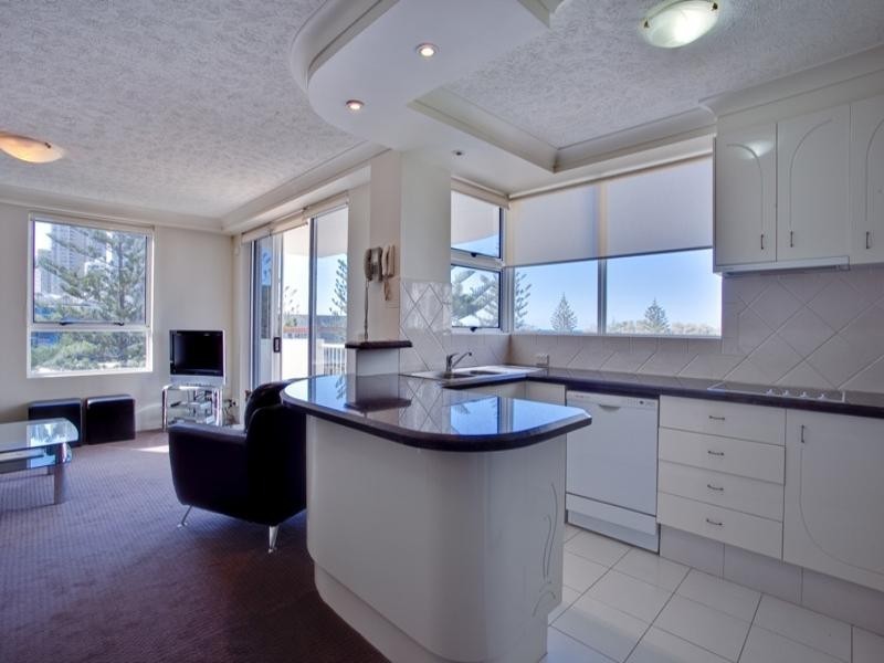 501 ‘Ritz on the Beach’ 8 Philip Avenue, Broadbeach QLD 4218