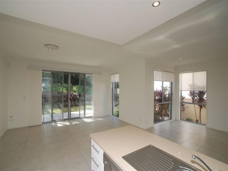 1012 A and B Lakeview Terrace, Benowa QLD 4217