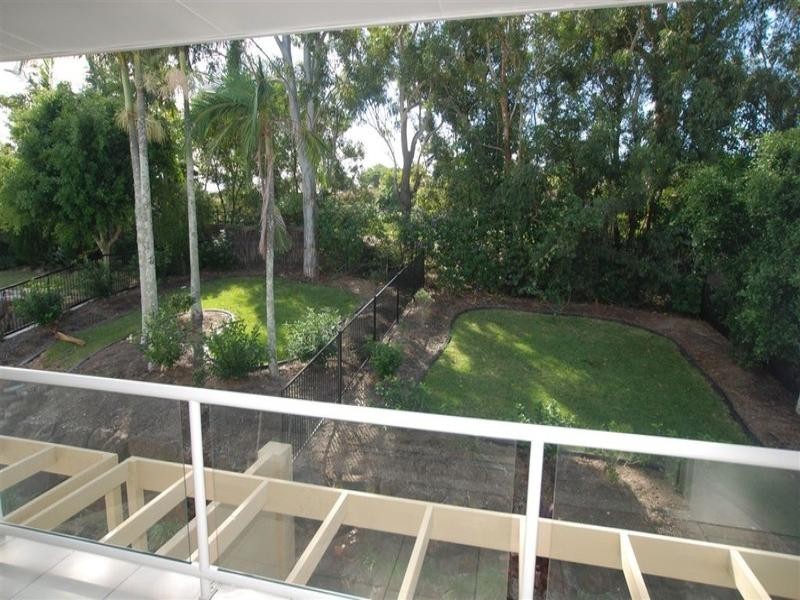 1012 A and B Lakeview Terrace, Benowa QLD 4217