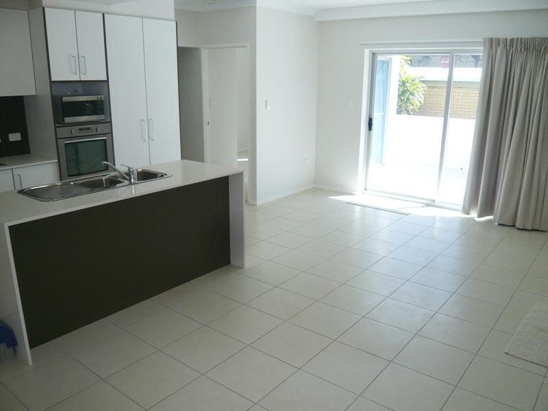 3/2312 Gold Coast Highway, Mermaid Beach QLD 4218