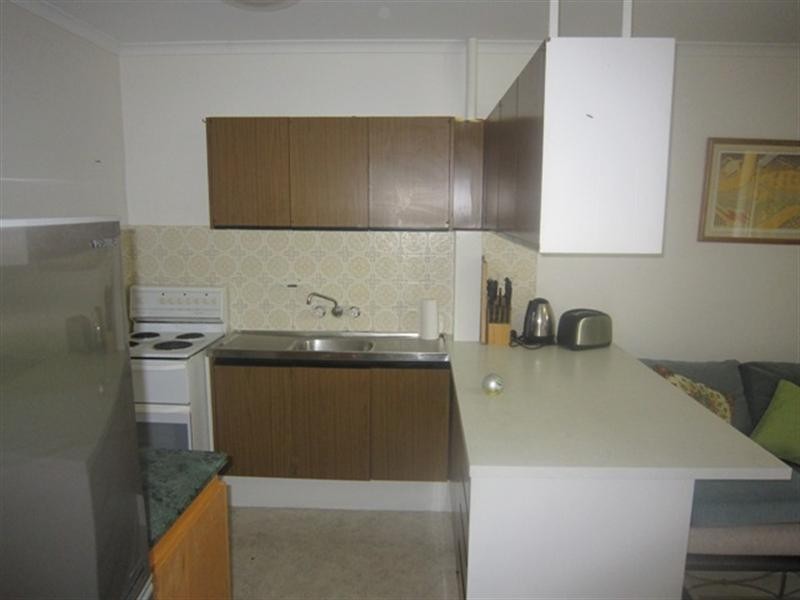 2/22a Brighton Parade, Biggera Waters QLD 4216